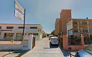 Entrada de Suritama en Calle Genal